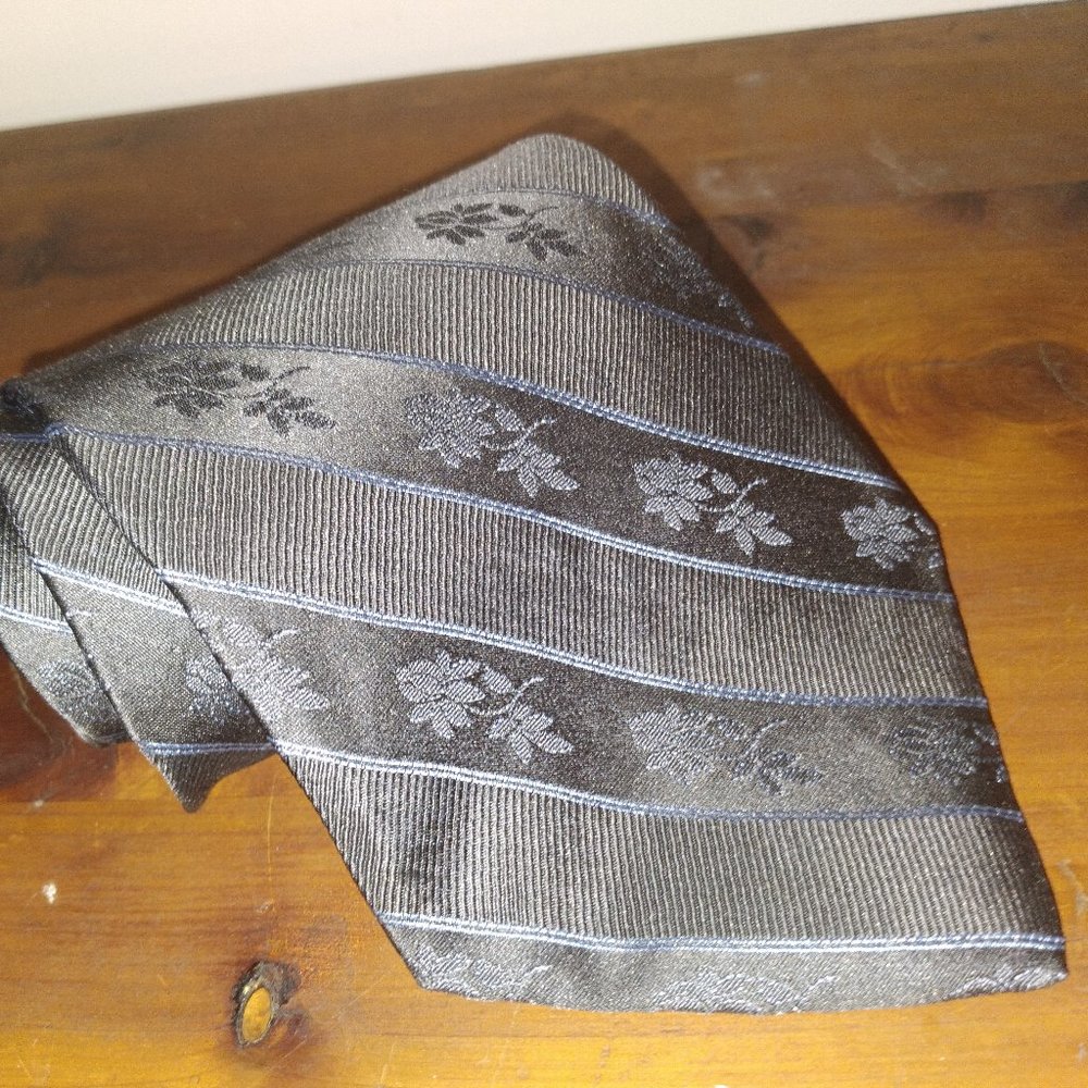 Vintage DKNY Grey Floral and Light Blue Pin Stripe 100% Silk USA - Mint & NWT